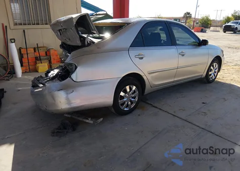 2006 Toyota Camry Le z USA, uszkodzony, nr VIN JTDBE32K963044824